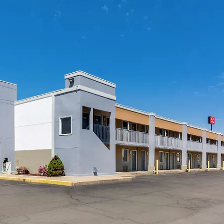 Quality Inn & Suites Columbus West-2