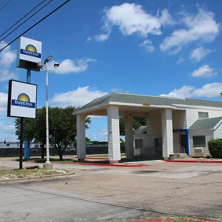 Days Inn By Wyndham Waco University Area-3