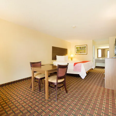 Days Inn By Wyndham Atmore-3