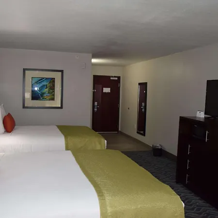 Best Western Plus Hardeeville Inn & Suites-3