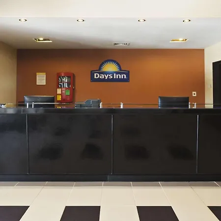 Days Inn By Wyndham Henryetta-2