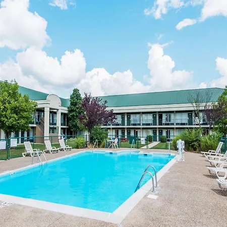 Days Inn By Wyndham Elizabethtown-3