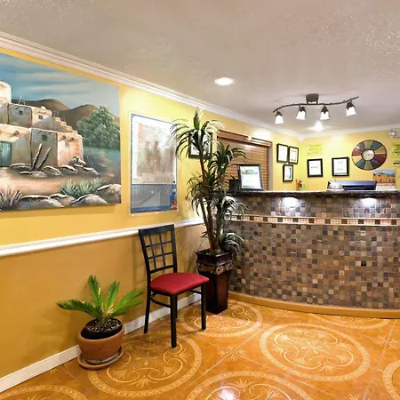 Super 8 By Wyndham Alamogordo - White Sands-3
