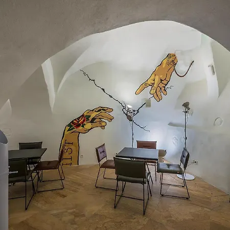 Artagonist Art Hotel-3