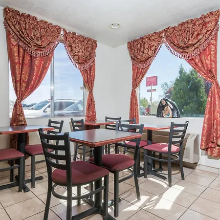 Super 8 By Wyndham Bernalillo-2