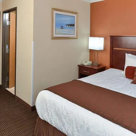 Best Western Plus Landmark Inn-3