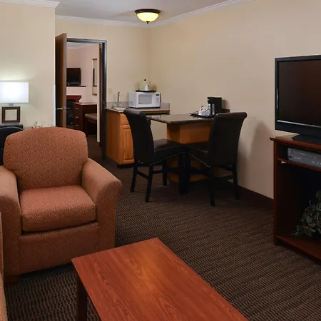 Best Western Plus Landmark Inn-2