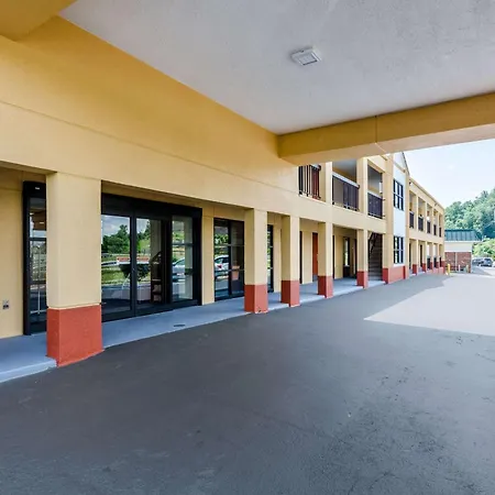 Quality Inn Tanglewood-2