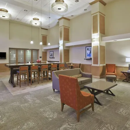 Hampton Inn & Suites Plattsburgh-3