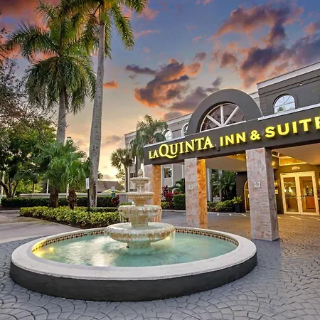 La Quinta By Wyndham Coral Springs South-3