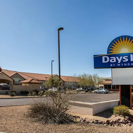 Days Inn By Wyndham Phoenix North-2