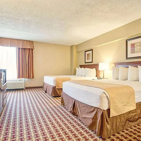 Days Inn & Suites By Wyndham Johnson City-2