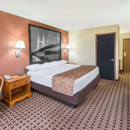 Super 8 By Wyndham Charleston Sikeston East Mo-3