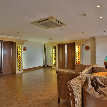 Crown Regency Suites Mactan-3