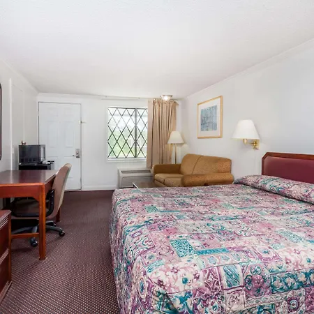 Knights Inn - Columbia-2