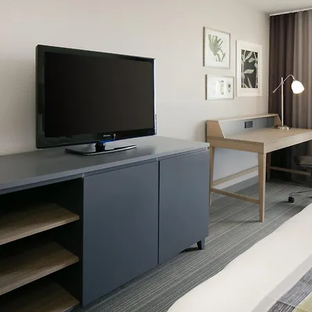 Country Inn & Suites By Radisson, Middleton - Madison West-2