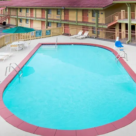 Days Inn By Wyndham Little Rock/Medical Center-2