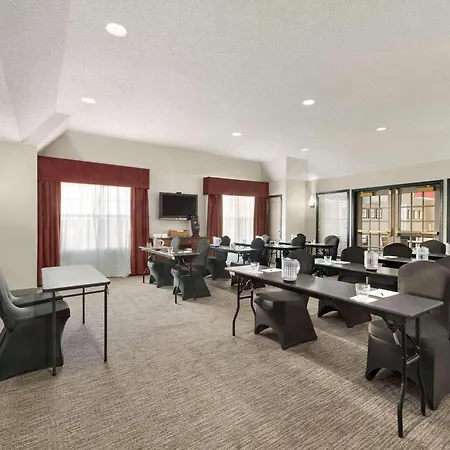 Country Inn & Suites By Radisson, Kansas City At Village West, Ks-2