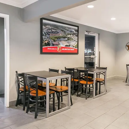 Super 8 By Wyndham Arlington Near At&T Stadium-2