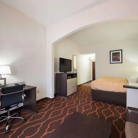 Quality Inn & Suites Huntsville Research Park Area-2