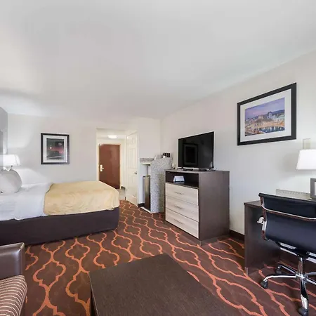 Quality Inn & Suites Huntsville Research Park Area-3