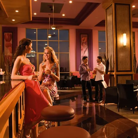 Hotel Riu Emerald Bay-3
