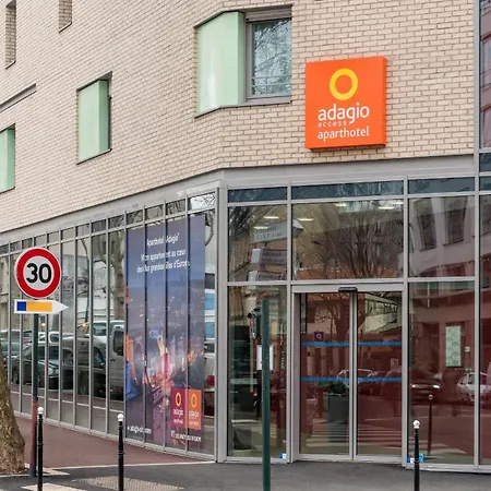 Aparthotel Adagio Access Paris Clichy-3