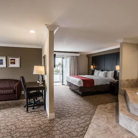 Comfort Suites San Clemente Beach-2