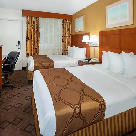 Travelodge By Wyndham Burbank-Glendale-2