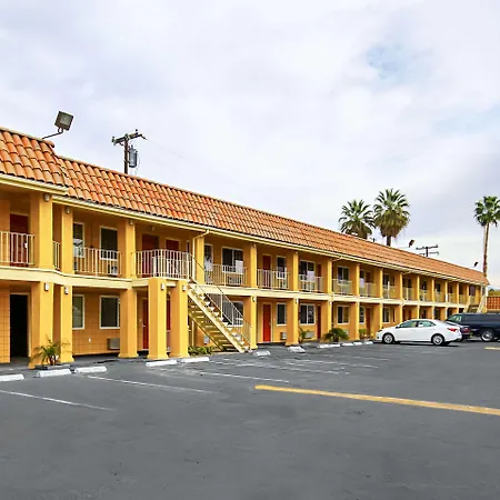 Econo Lodge San Bernardino I-215-3
