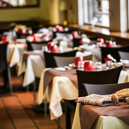 The Originals City, Hotel Colmar Gare-3