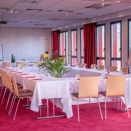 Kyriad Prestige Lyon Est - Saint Priest Eurexpo Hotel&SPA-3