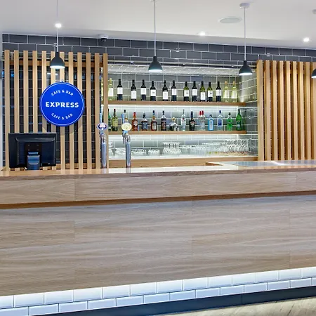 Holiday Inn Express London-Ealing By Ihg-2