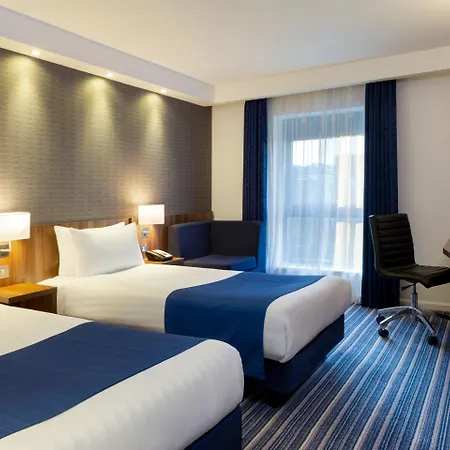 Holiday Inn Express Dunstable By Ihg-3