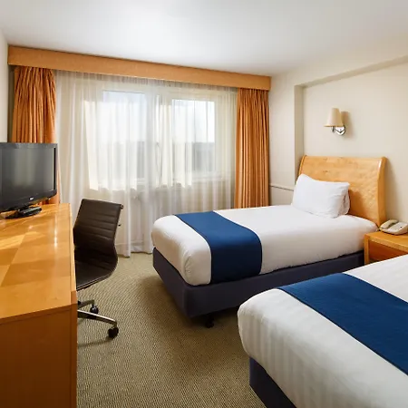 Holiday Inn Basildon By Ihg-3
