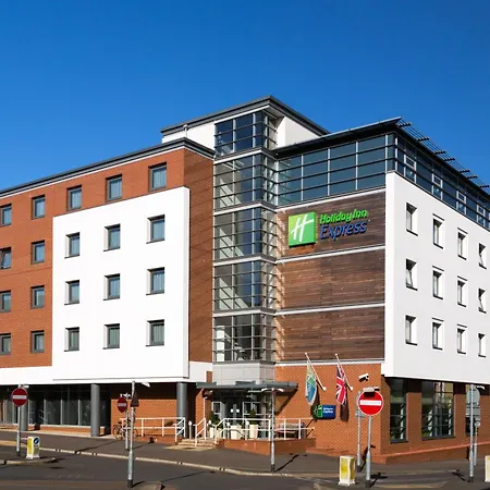 Holiday Inn Express Harlow By Ihg-2