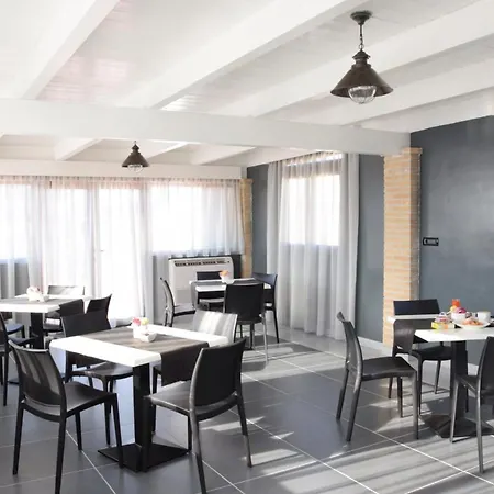 Fly Boutique Hotel-2