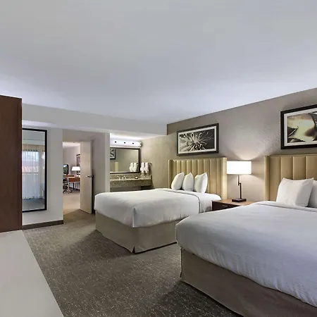 Embassy Suites By Hilton Palm Desert-3