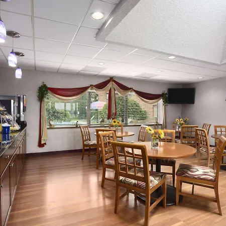 Days Inn By Wyndham Middletown-3