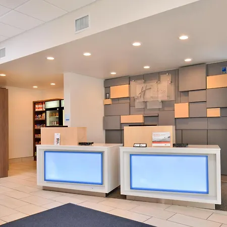 Holiday Inn Express & Suites Farmington Hills - Detroit By Ihg-2