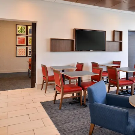 Holiday Inn Express & Suites Farmington Hills - Detroit By Ihg-3
