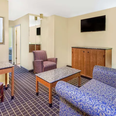 Days Inn & Suites By Wyndham Kalamazoo-3
