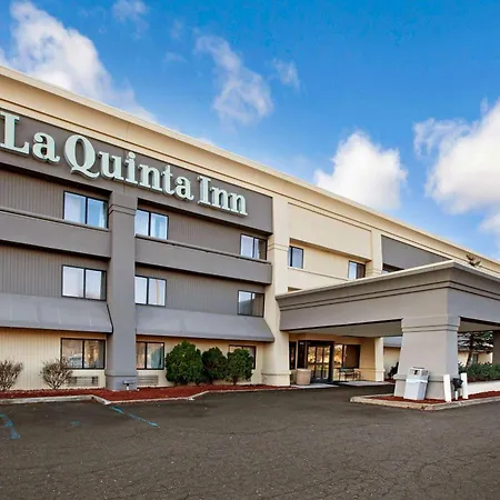 La Quinta Inn By Wyndham Detroit Canton-2