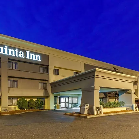 La Quinta Inn By Wyndham Detroit Canton-3