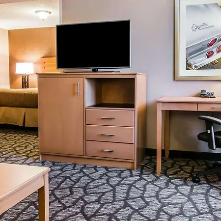 Quality Inn & Suites Warren - Detroit-3