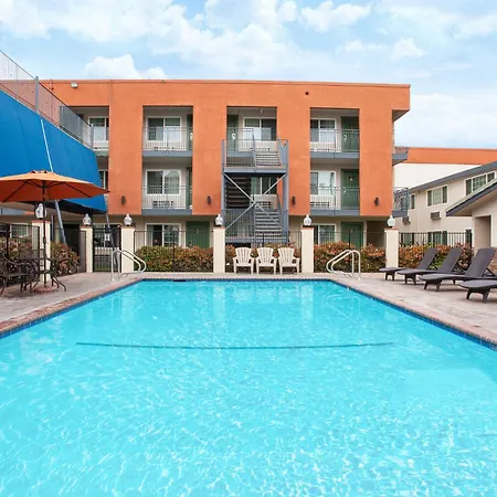 Travelodge Inn & Suites By Wyndham Anaheim On Disneyland Dr-2