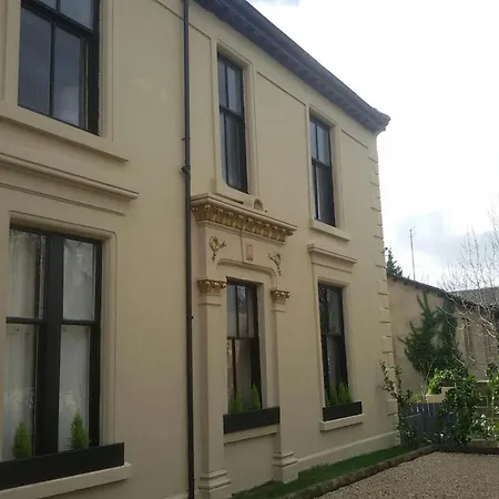 Crosshill House-2