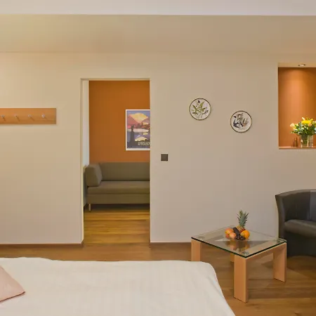 Hotel Ambassador-3