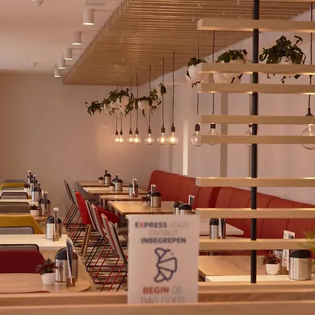 Holiday Inn Express Amsterdam - City Hall By Ihg-3