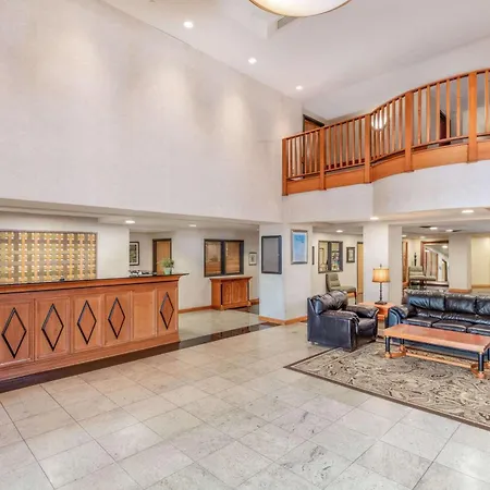La Quinta By Wyndham Garden City-2